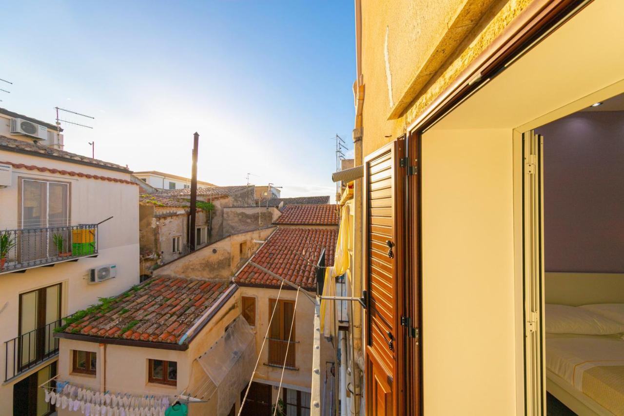 تْشيفالو Kefa Holiday - Alle Torri Apartments المظهر الخارجي الصورة